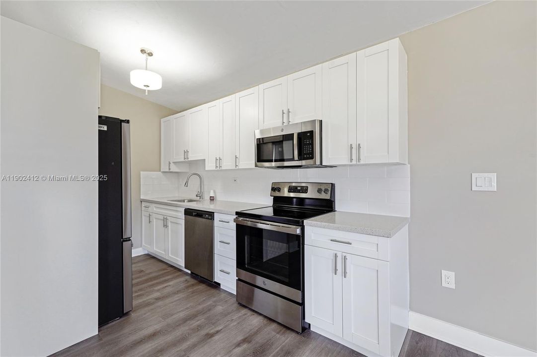 For Sale: $509,900 (4 beds, 2 baths, 1472 Square Feet)