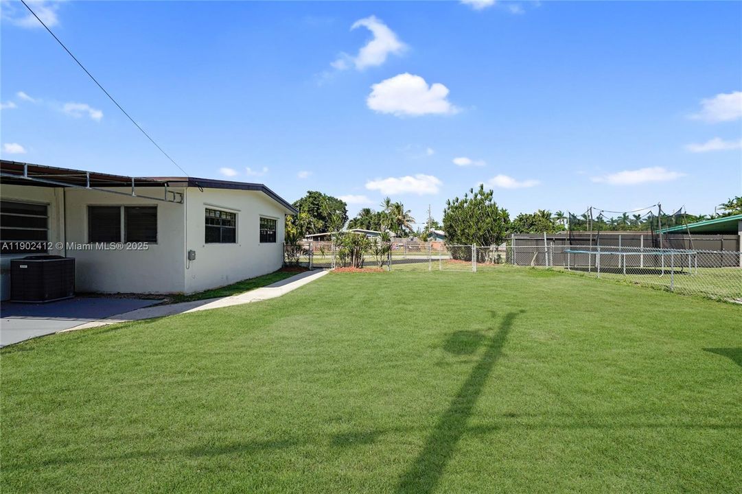 For Sale: $509,900 (4 beds, 2 baths, 1472 Square Feet)