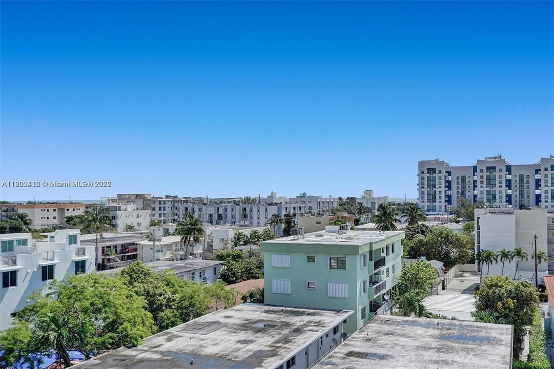 For Sale: $259,000 (1 beds, 1 baths, 805 Square Feet)