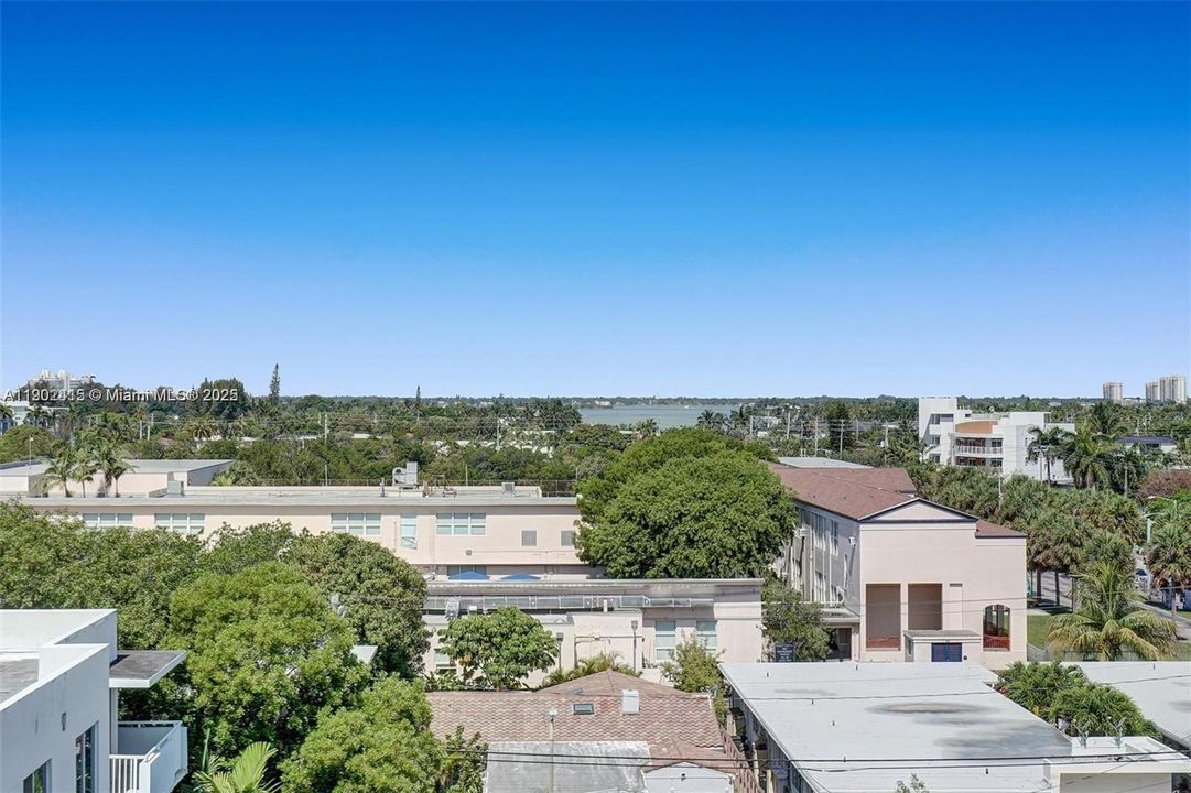 For Sale: $259,000 (1 beds, 1 baths, 805 Square Feet)