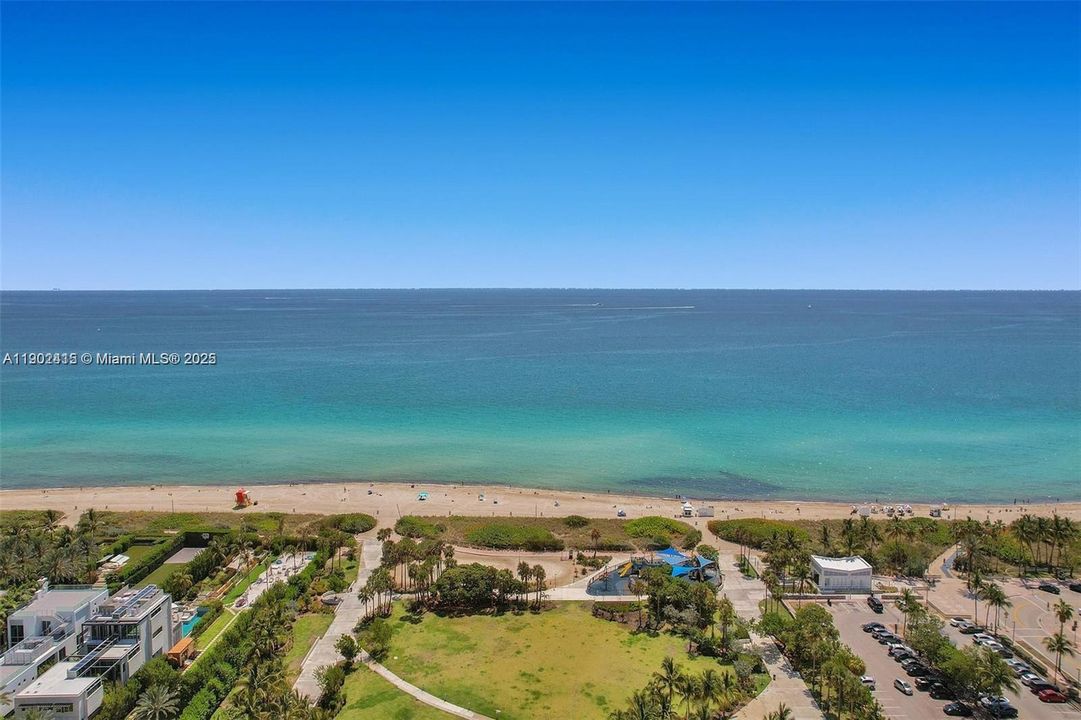 For Sale: $259,000 (1 beds, 1 baths, 805 Square Feet)