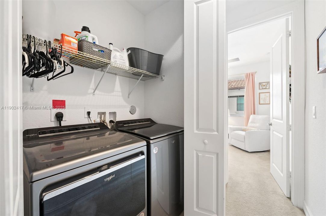 На продажу: $600,000 (3 спален, 3 ванн, 1985 Квадратных фут)