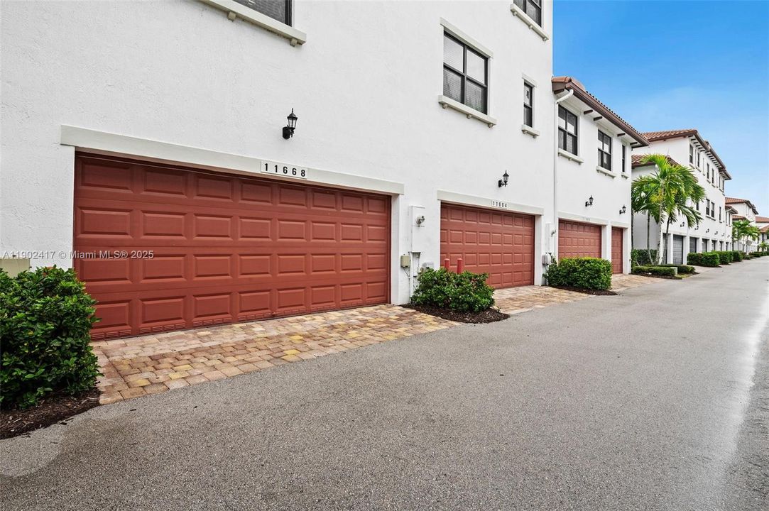 На продажу: $600,000 (3 спален, 3 ванн, 1985 Квадратных фут)