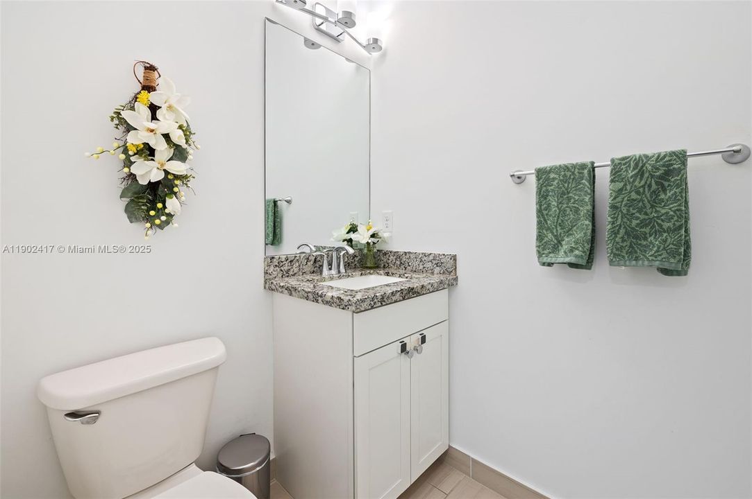 На продажу: $600,000 (3 спален, 3 ванн, 1985 Квадратных фут)