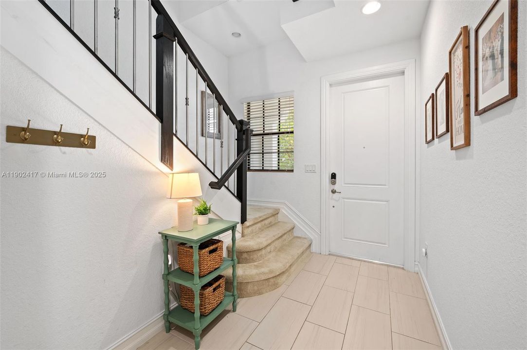 На продажу: $600,000 (3 спален, 3 ванн, 1985 Квадратных фут)