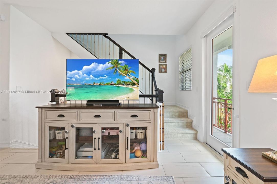 На продажу: $600,000 (3 спален, 3 ванн, 1985 Квадратных фут)