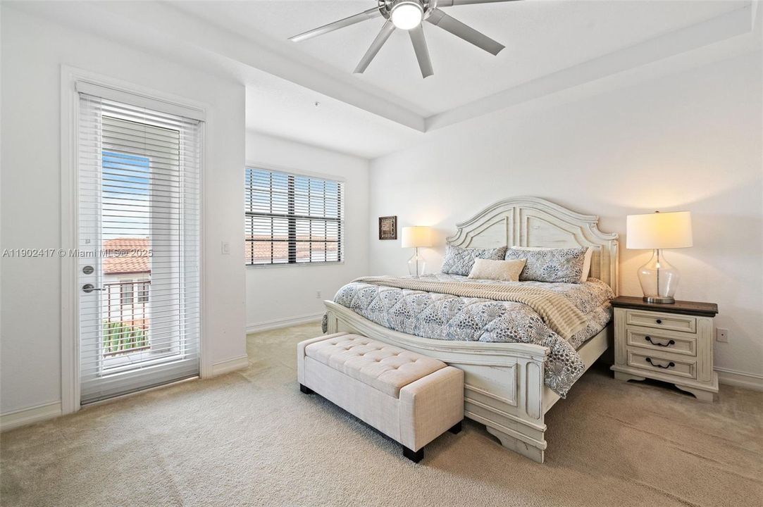 На продажу: $600,000 (3 спален, 3 ванн, 1985 Квадратных фут)