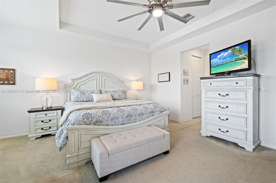 На продажу: $600,000 (3 спален, 3 ванн, 1985 Квадратных фут)