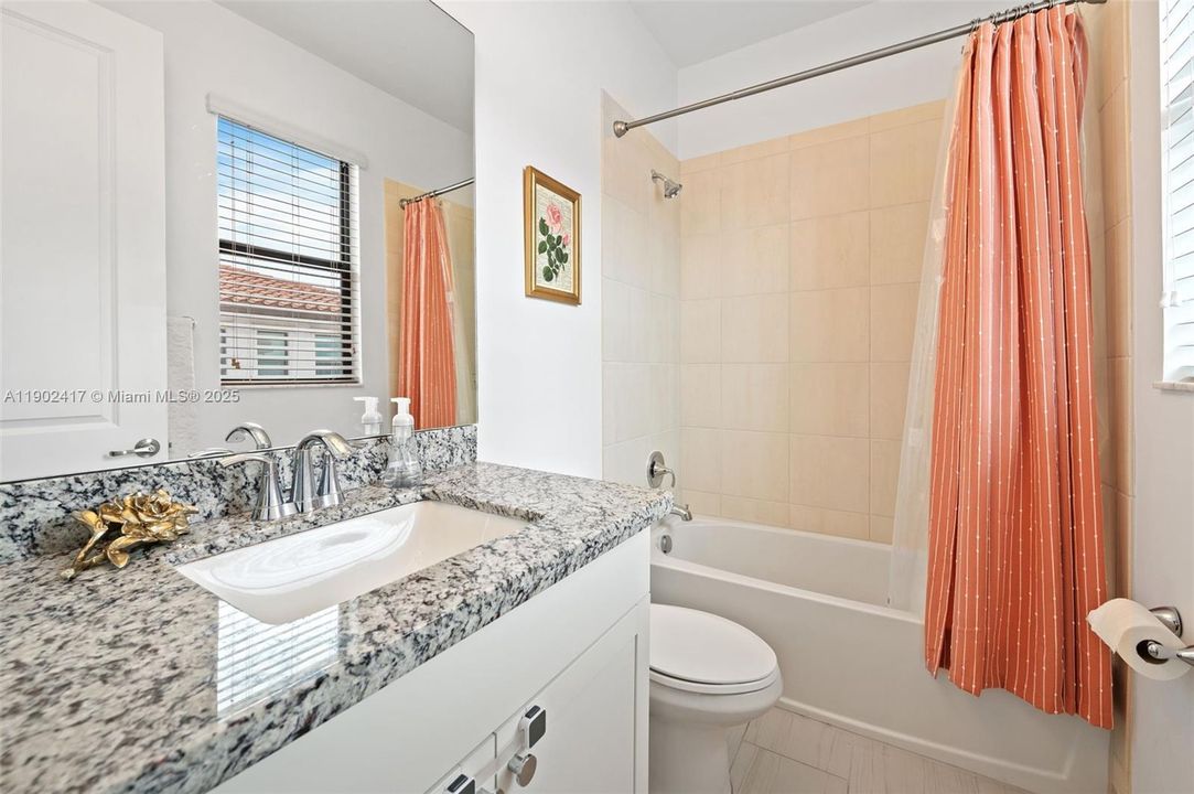 На продажу: $600,000 (3 спален, 3 ванн, 1985 Квадратных фут)