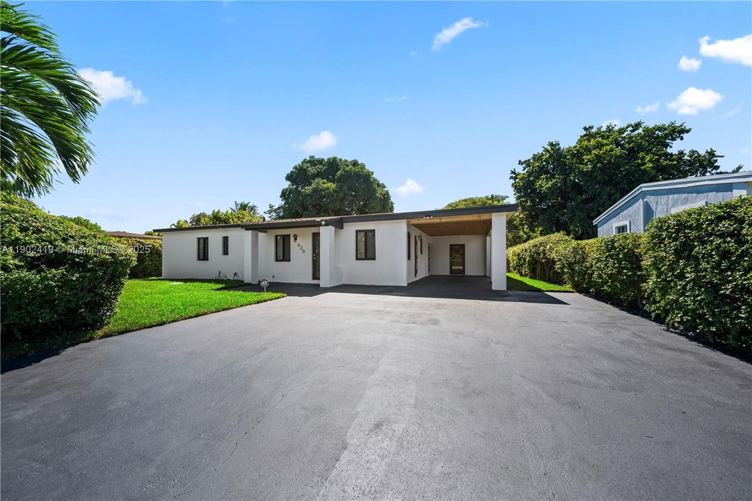 For Sale: $599,999 (3 beds, 2 baths, 1627 Square Feet)