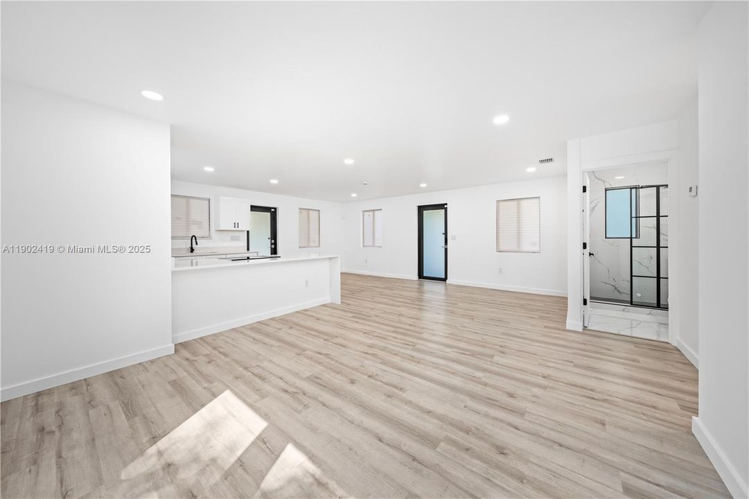 For Sale: $599,999 (3 beds, 2 baths, 1627 Square Feet)