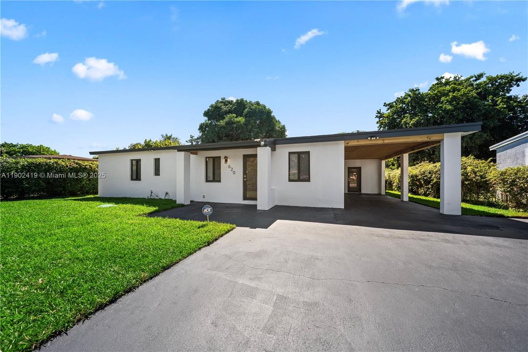 For Sale: $599,999 (3 beds, 2 baths, 1627 Square Feet)