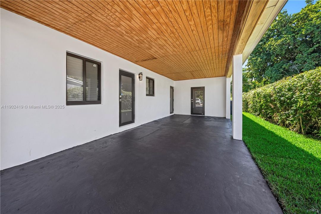 For Sale: $599,999 (3 beds, 2 baths, 1627 Square Feet)