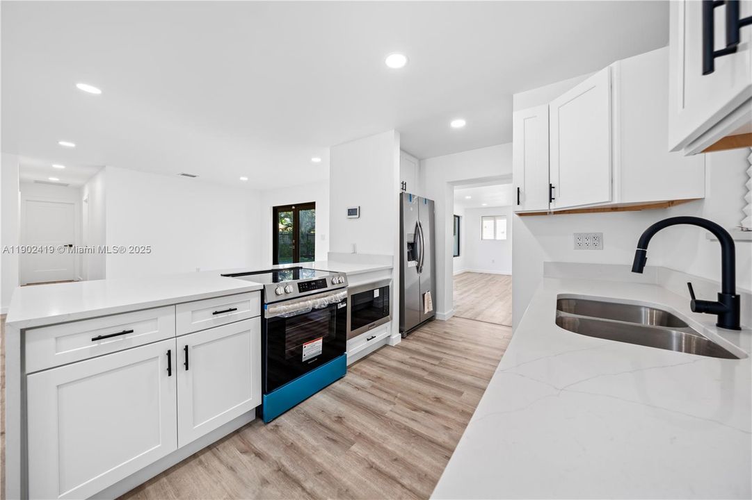 For Sale: $599,999 (3 beds, 2 baths, 1627 Square Feet)