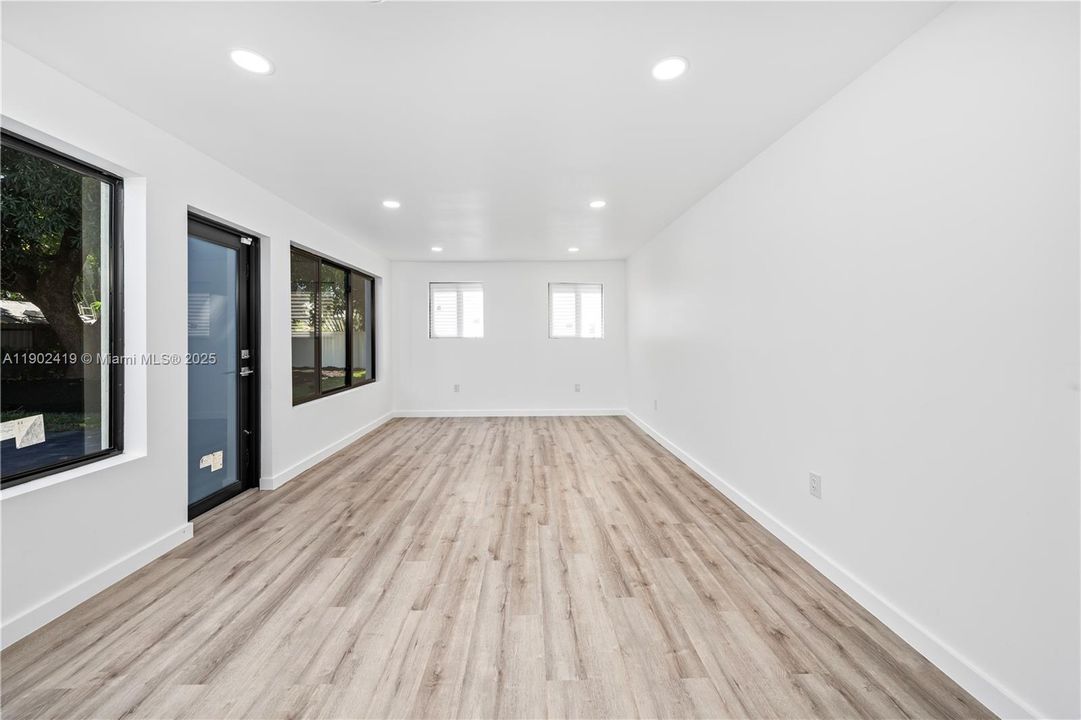 For Sale: $599,999 (3 beds, 2 baths, 1627 Square Feet)