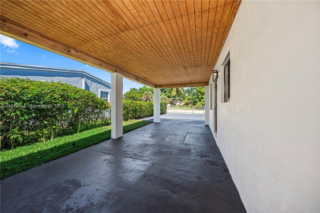 For Sale: $599,999 (3 beds, 2 baths, 1627 Square Feet)