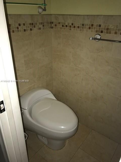 For Rent: $2,400 (2 beds, 2 baths, 946 Square Feet)