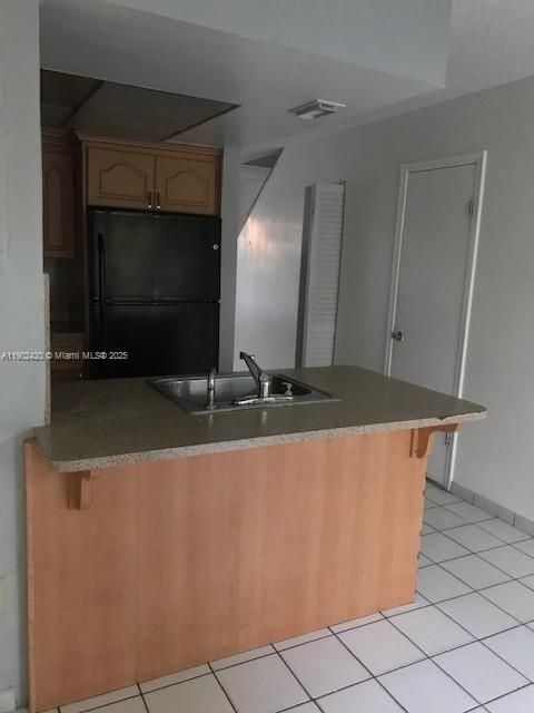 For Rent: $2,400 (2 beds, 2 baths, 946 Square Feet)
