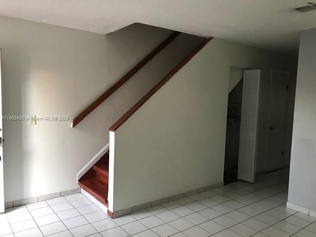 For Rent: $2,400 (2 beds, 2 baths, 946 Square Feet)