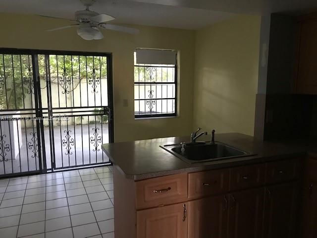 For Rent: $2,400 (2 beds, 2 baths, 946 Square Feet)