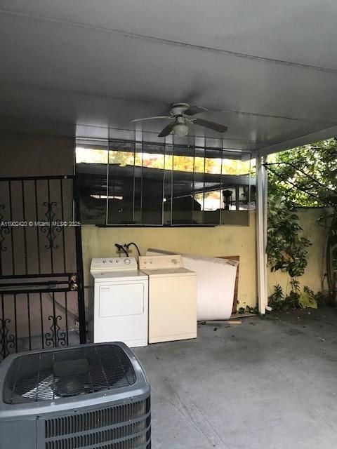 For Rent: $2,400 (2 beds, 2 baths, 946 Square Feet)