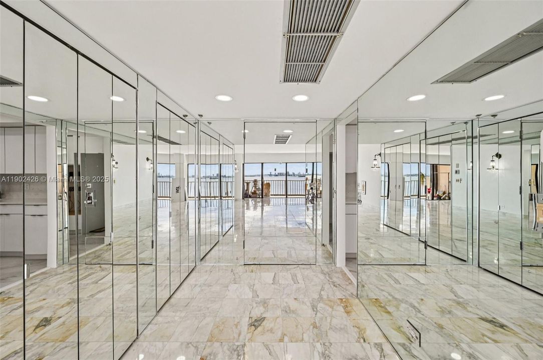 For Sale: $800,000 (2 beds, 3 baths, 2320 Square Feet)