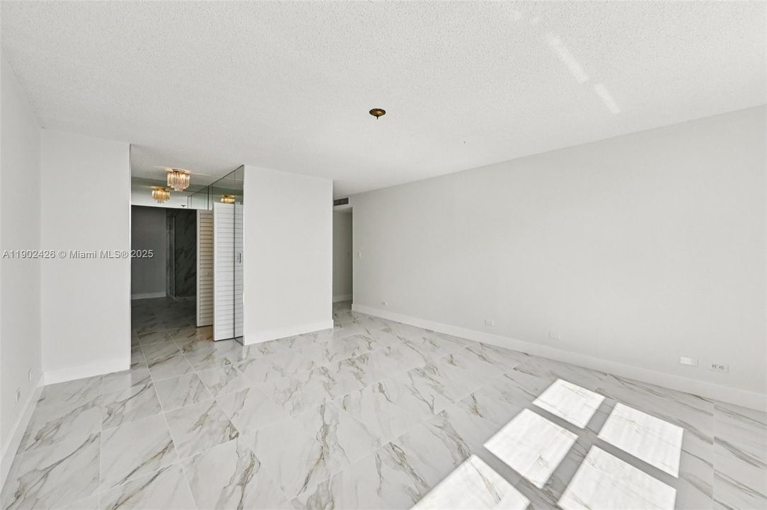 For Sale: $800,000 (2 beds, 3 baths, 2320 Square Feet)