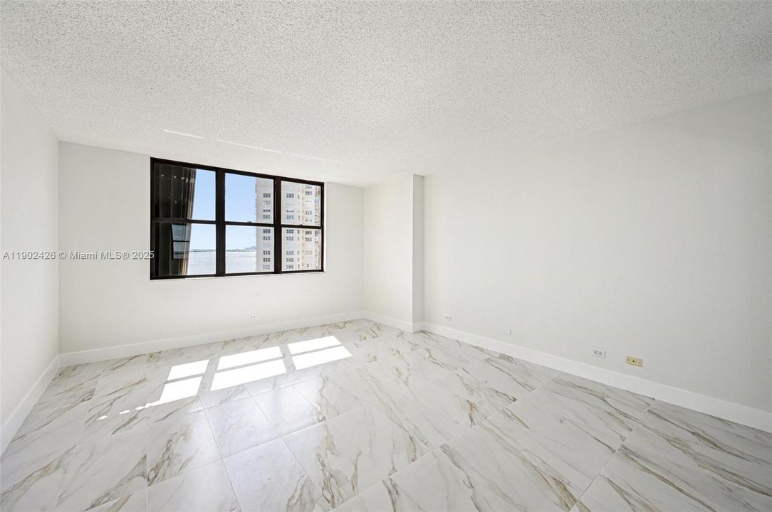 For Sale: $800,000 (2 beds, 3 baths, 2320 Square Feet)