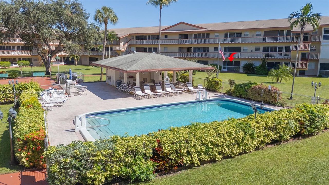 待售: $105,000 (1 贝兹, 1 浴室, 720 平方英尺)