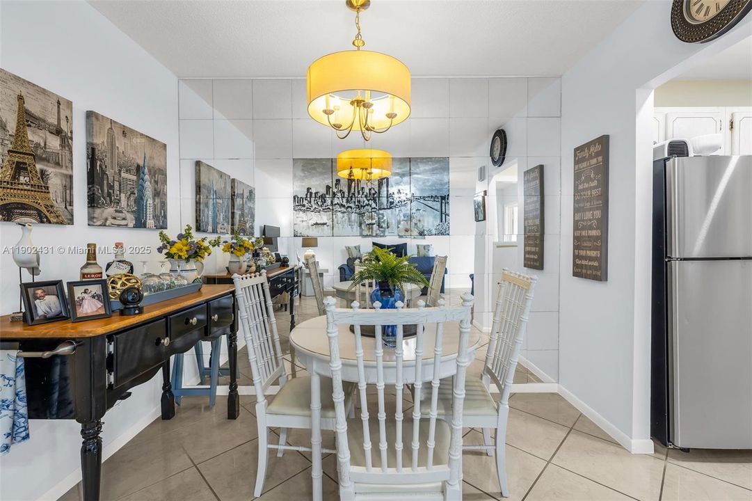 待售: $105,000 (1 贝兹, 1 浴室, 720 平方英尺)