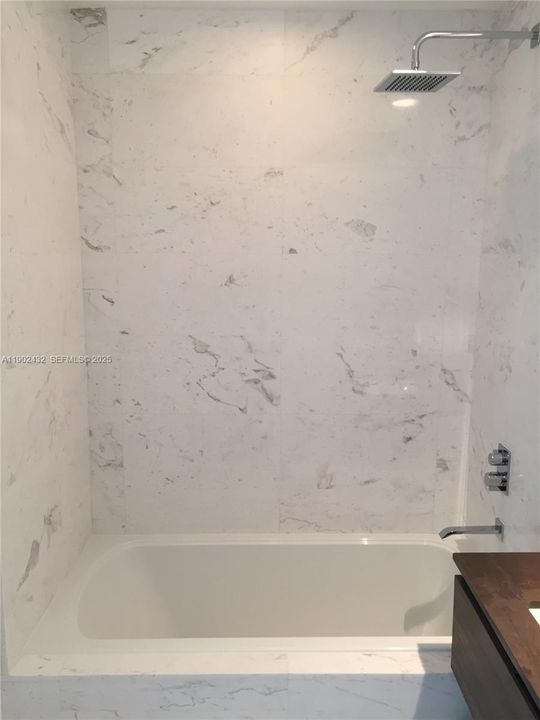 For Rent: $20,000 (2 beds, 3 baths, 1703 Square Feet)