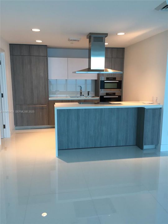 For Rent: $20,000 (2 beds, 3 baths, 1703 Square Feet)