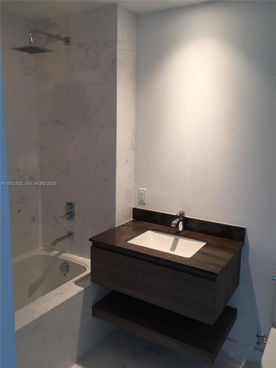 For Rent: $20,000 (2 beds, 3 baths, 1703 Square Feet)