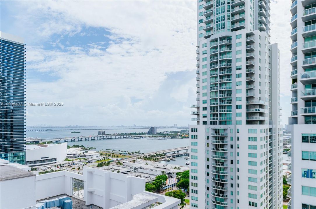 For Sale: $369,000 (0 beds, 1 baths, 393 Square Feet)