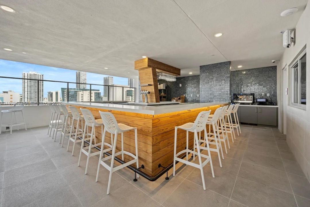 For Sale: $369,000 (0 beds, 1 baths, 393 Square Feet)