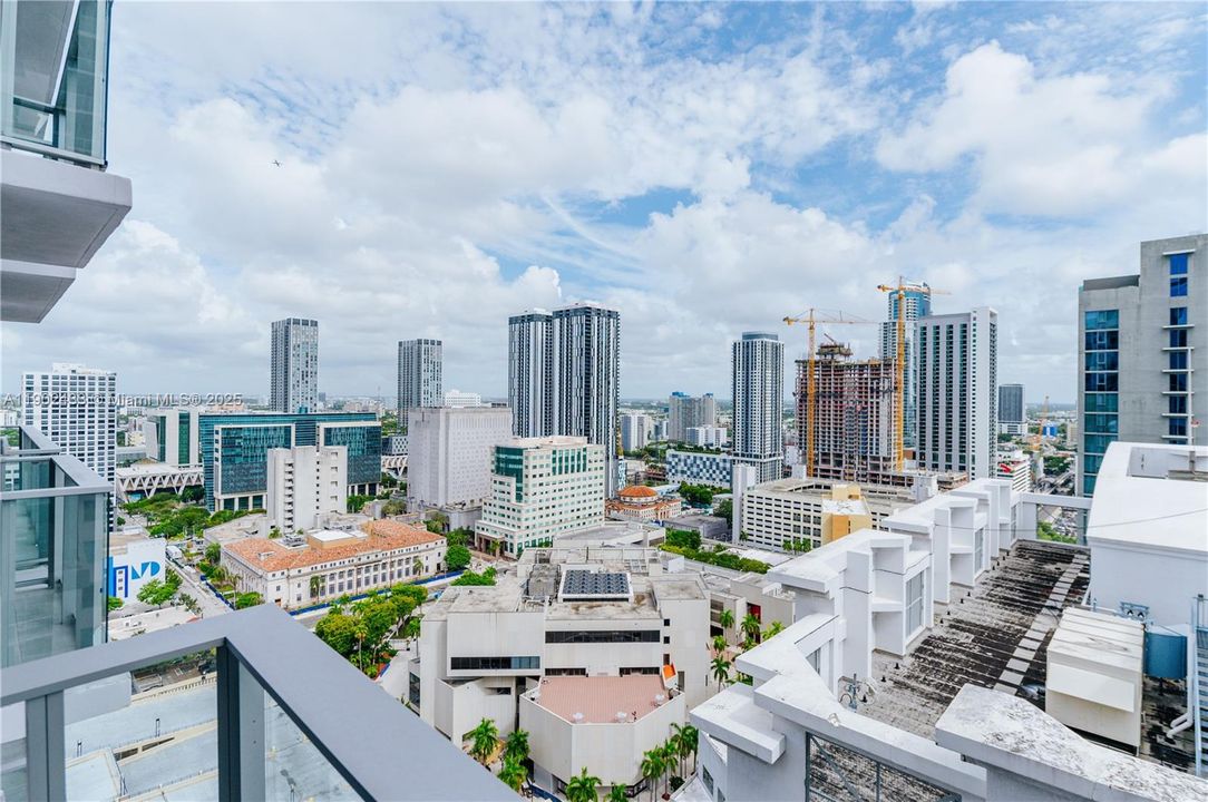 For Sale: $369,000 (0 beds, 1 baths, 393 Square Feet)