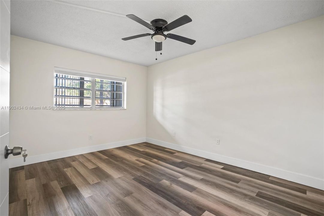 For Rent: $2,600 (2 beds, 2 baths, 1098 Square Feet)