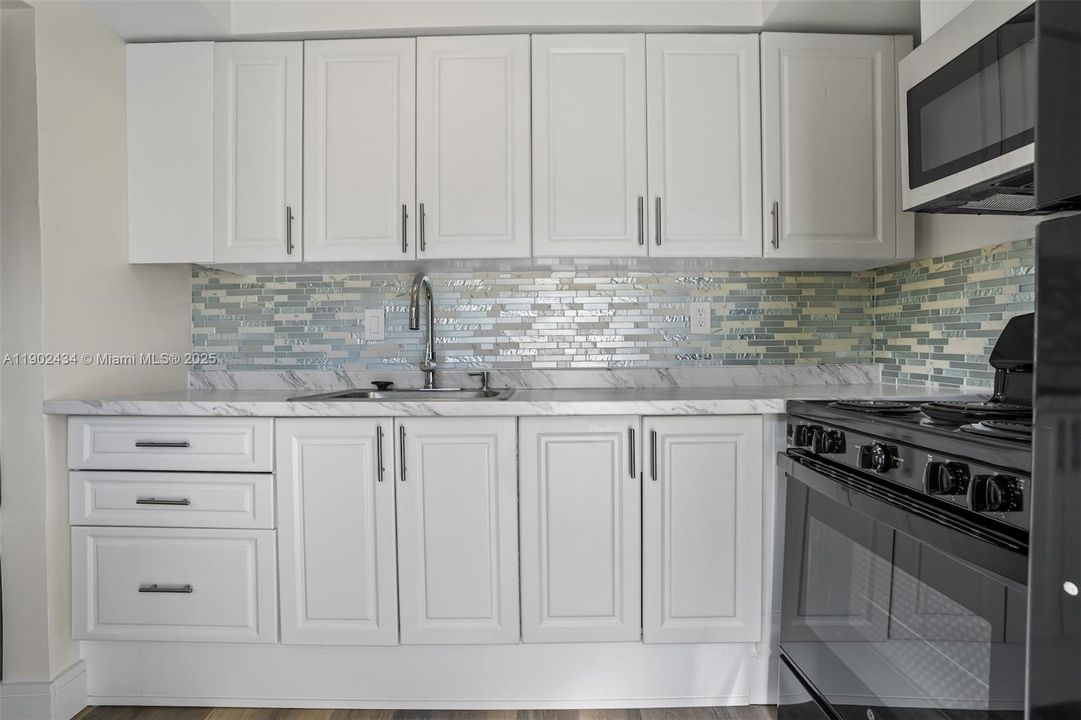 For Rent: $2,600 (2 beds, 2 baths, 1098 Square Feet)