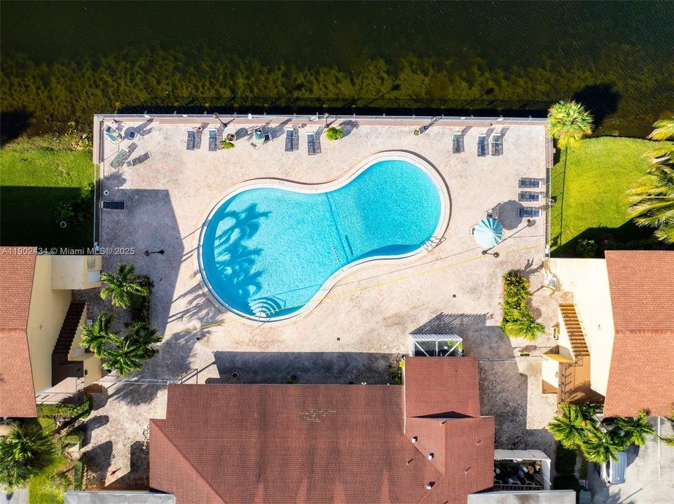 For Rent: $2,600 (2 beds, 2 baths, 1098 Square Feet)