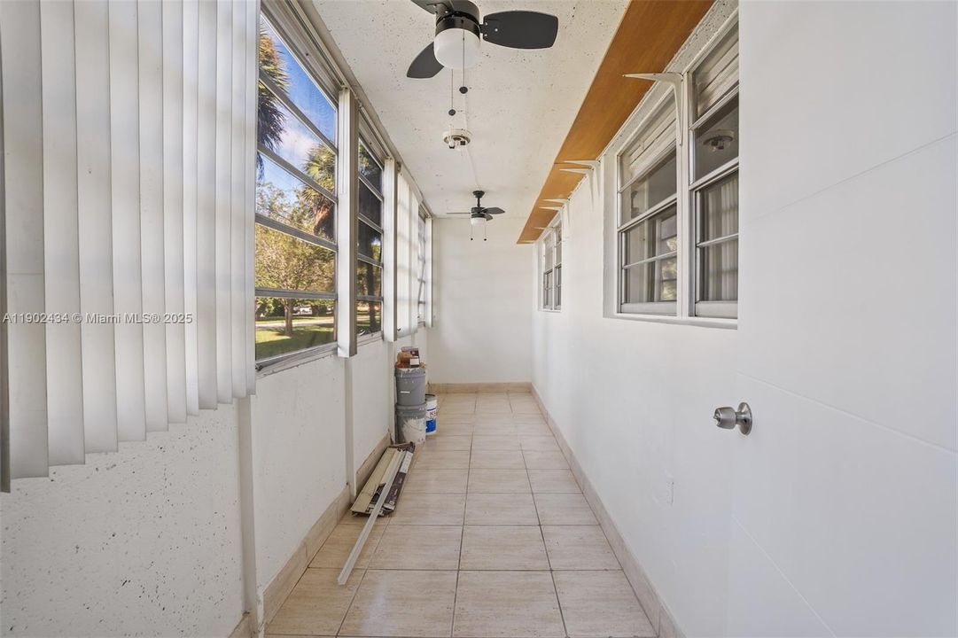 For Rent: $2,600 (2 beds, 2 baths, 1098 Square Feet)