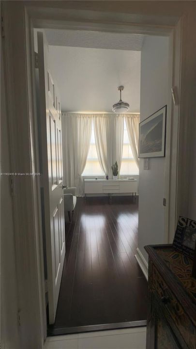 For Sale: $574,900 (2 beds, 2 baths, 1102 Square Feet)