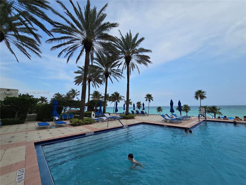 最近租的: $6,000 (2 贝兹, 2 浴室, 1457 平方英尺)