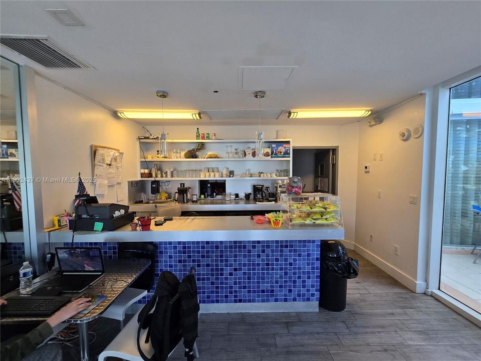 Cafeteria - Pool Restaurant