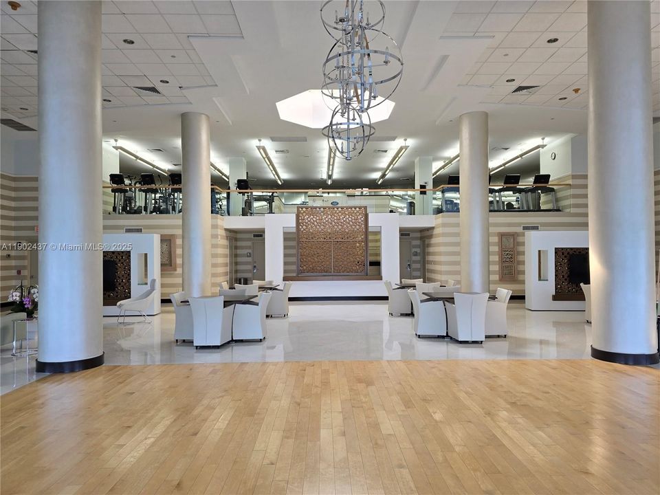 最近租的: $6,000 (2 贝兹, 2 浴室, 1457 平方英尺)