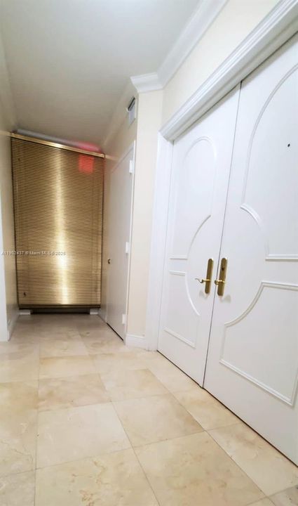 Private elevator vestibule