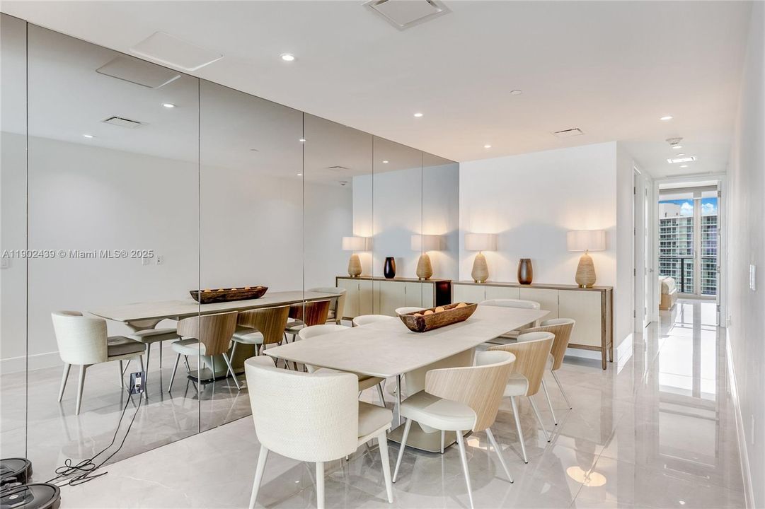 For Rent: $33,000 (3 beds, 3 baths, 2137 Square Feet)