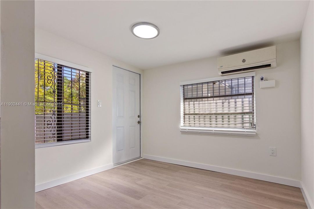 Recently Rented: $1,850 (1 beds, 1 baths, 500 Square Feet)