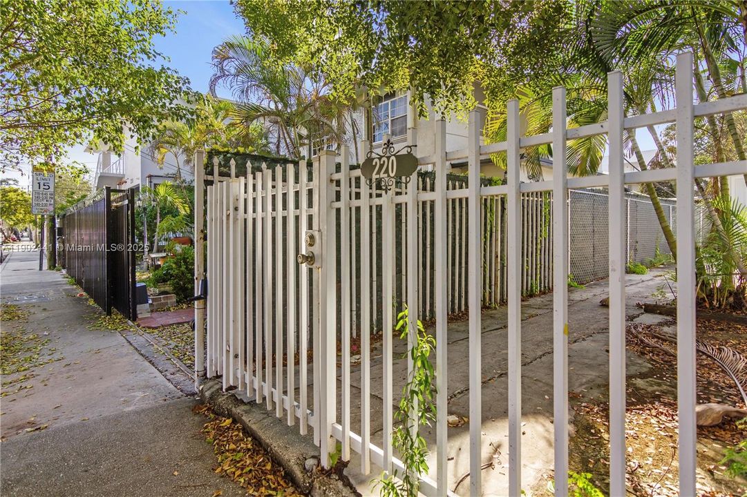 Recently Rented: $1,850 (1 beds, 1 baths, 500 Square Feet)