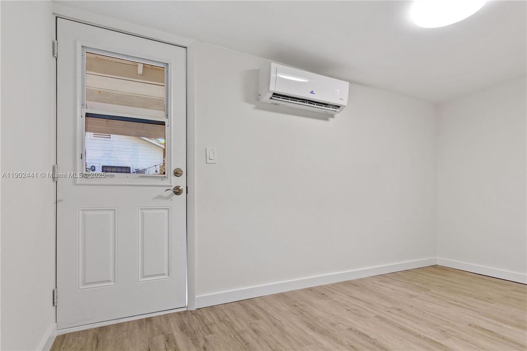 Recently Rented: $1,850 (1 beds, 1 baths, 500 Square Feet)