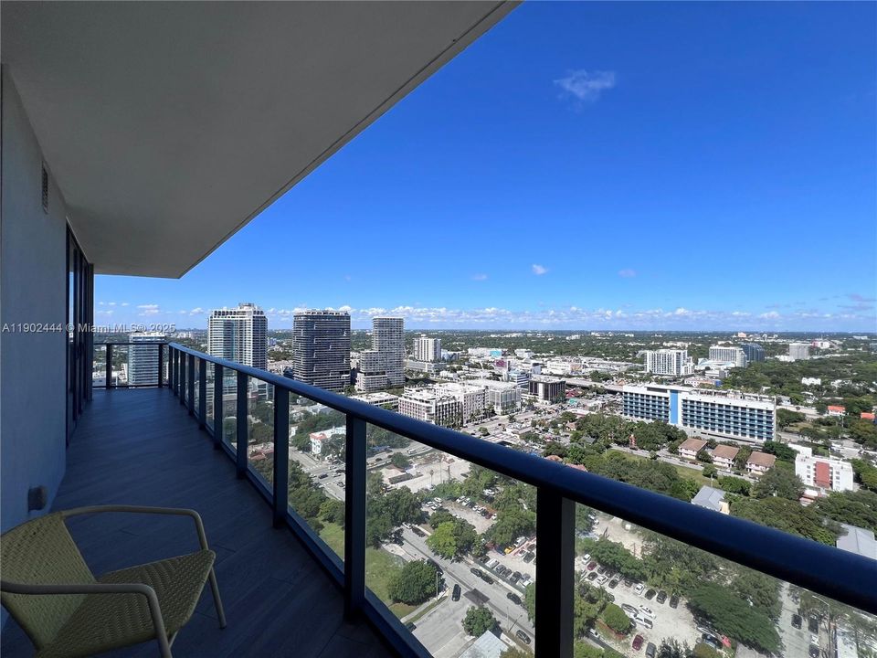 For Rent: $5,300 (2 beds, 2 baths, 1141 Square Feet)